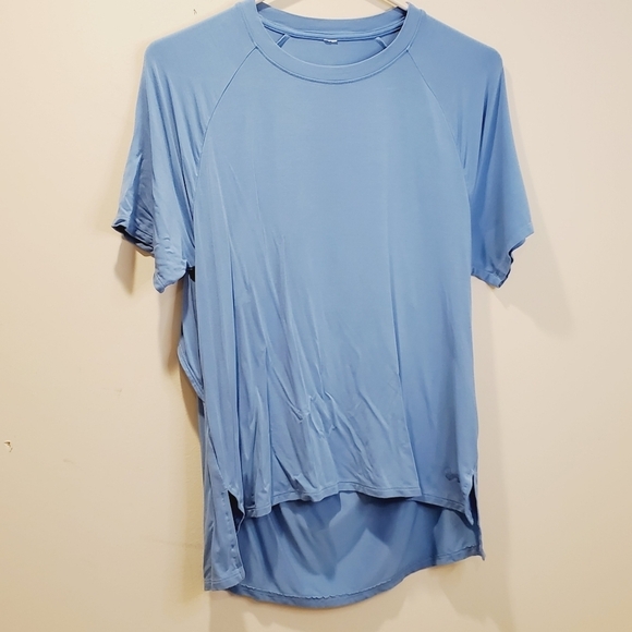 Under Armour Women's athletic top fits M - Picture 2 of 9